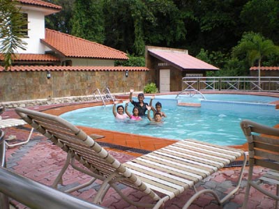 Chalet Di Pengkalan Balak Yang Ada Swimming Pool / ISMAH Beach Resort